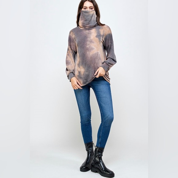 704 ❤️ PLUS SIZE TIE DYE PULLOVER WITH FACE COVERING OPTION- BROWN PEACH TOP - Picture 3 of 4